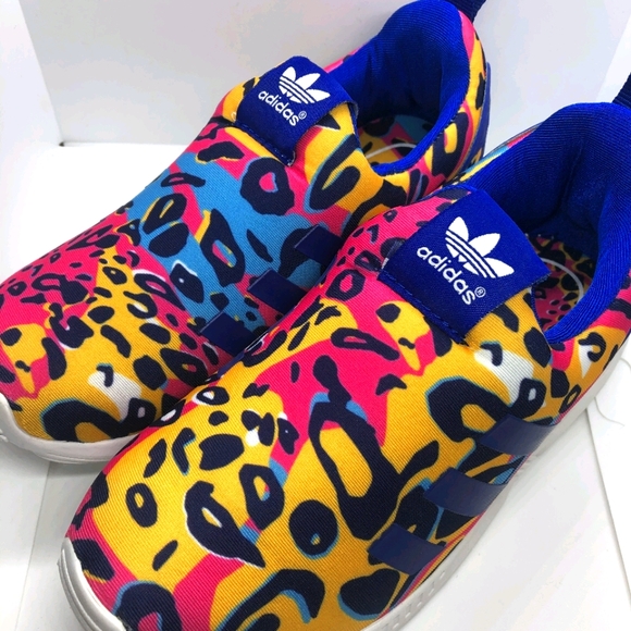 Adidas Shoes for kids - Picture 3 of 7